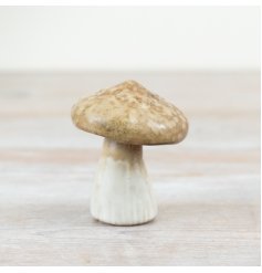 Mushroom in Natural Stoneware 6.8cm 