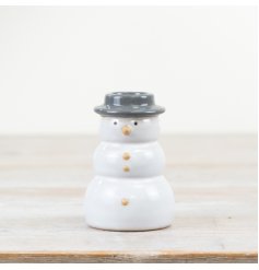 A chic snowman candle holder in white and grey colours. Beautifully glazed with 3D features. 