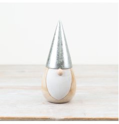 Spread Christmas cheer with our charming wooden Santa figurine - perfect for adding holiday warmth to any room! 
