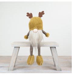 Add texture and colour to the home this season with this unique shelf sitting gonk with woodland antlers. 