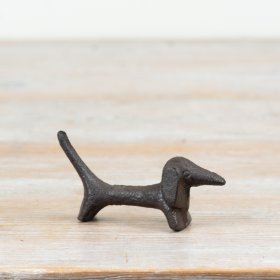 Spice up your decor with our charming Black Metal Dog Deco - the perfect touch of whimsy for any home. 