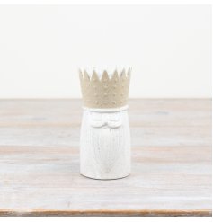 Add a touch of royalty to your home with the stunning King Vase 