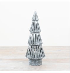 Add a touch of festive charm to the home with this charming rustic metal Christmas Tree.
