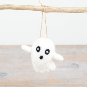 Made from soft felt, it’s a lightweight and adorable ghost decoration. 