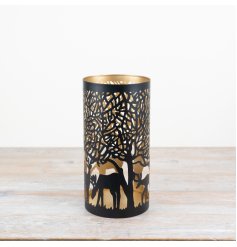 Introduce a touch of elegance and nature to the home with our beautifully crafted iron candle holder
