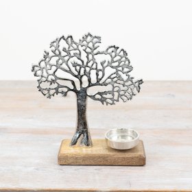 Add a natural touch to your home with our tree-inspired candle holder. Perfect for adding ambiance and style.