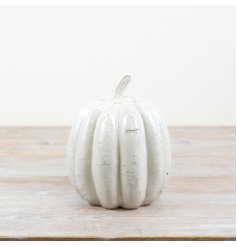 Welcome autumn with our Ceramic Pumpkin - a charming must-have for your seasonal decor. 