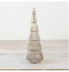 Add texture and light to the home with this unique and beautifully crafted light up Christmas tree. 