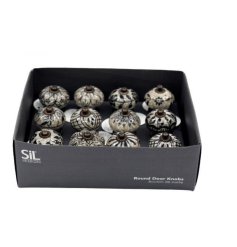 Enhance a home's interior with this elegant set of 12 doorknobs for a touch of luxury.