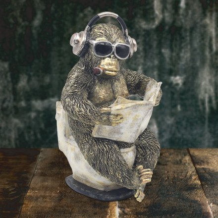 Embrace the wild side during your bathroom breaks with our Loo-time Gorilla Ornament. 