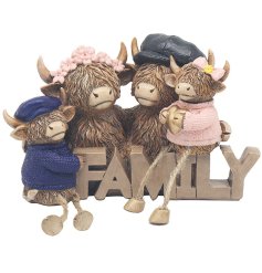 Add some scottish charm to your deco with this cute family ornament 