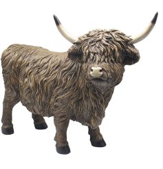Bring a piece of Scotland to your home with our stunning Highland Cow Large figurine. 