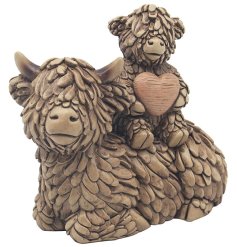 Introducing Hughie: the adorable and realistic Highland cow pair