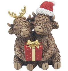 Deck the heifers with our festive Highland Cow Couple! 