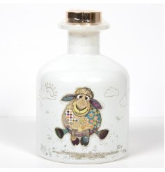 Discover the soothing allure of Sasha Sheep. The ideal diffuser for a serene, fragrant household.
