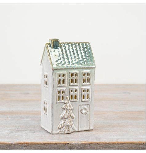 19.8cm Green LED House Deco