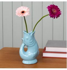 A gorgeous fish vase in a cooling aqua blue colour tone. 