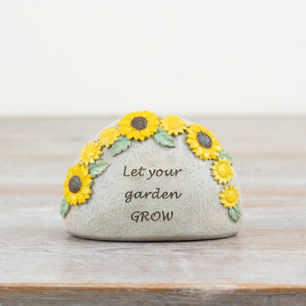 Add charm to your garden with the long-lasting Let Your Garden Grow stone plaque.