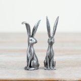 Stay organised with this assortment of 2 hare design ring holders. A stunning gift item and jewellery tidy essential.