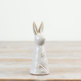 This charming rabbit decoration with floral detailing makes a wonderful gift item this season. 