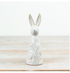 A simple and elegant rabbit ornament. Complete with a floral design and natural glossy finish. 