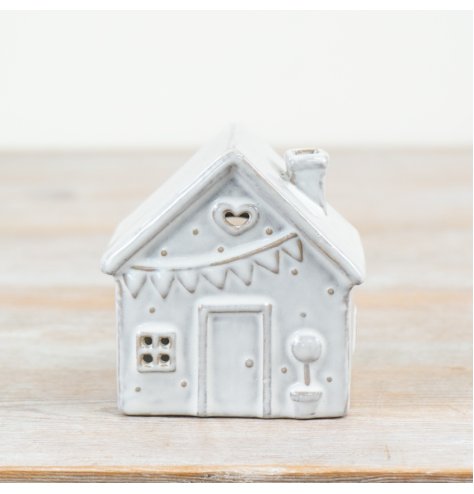 Elegant shabby chic porcelain candle house ideal for Mother's Day ambience