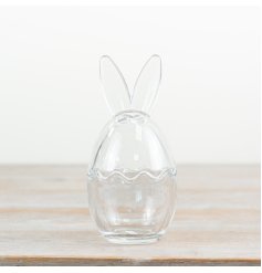Beautiful glass jar, ideal for keeping your delicious Easter goodies fresh and tasty!