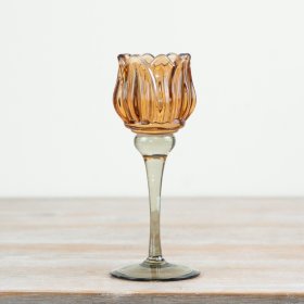 Craft your own flower display with this candle holder for a stunning still life arrangement. 