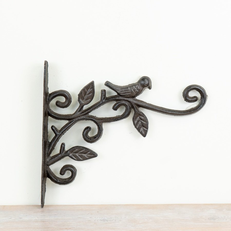 Beautiful cast iron wall hanger, ideal for showcasing floral hanging baskets with style.