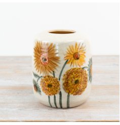Display the vibrant beauty of nature with our sunflower ceramic vase – a lovely addition to any home.