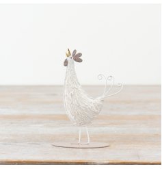 Bring a charming countryside vibe to any room with this lovely decorative piece.