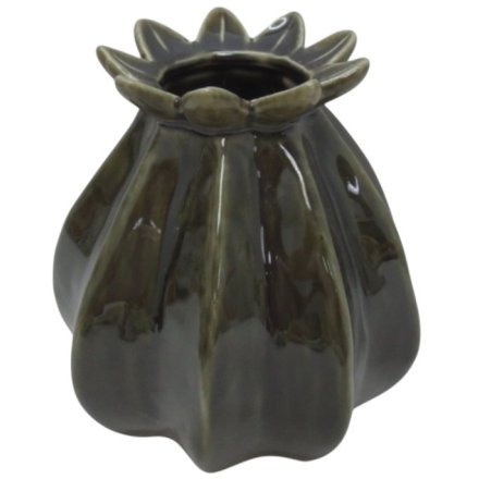 Embrace farmhouse-inspired beauty with this ceramic vase