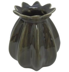 charming poppy seed shaped vase 