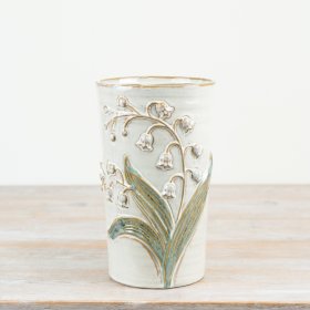 Flower vase in natural tones
