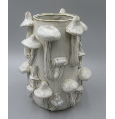Bring rustic charm to your space with this unique 3D mushroom-shaped vase.