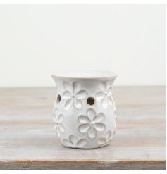 Enhance your atmosphere and home decor with our elegant Oil Burner in a beautiful Flower Design. 