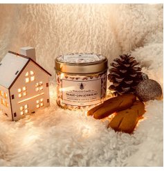 Savour the scent of this soy wax candle with warm baked gingerbread aroma.