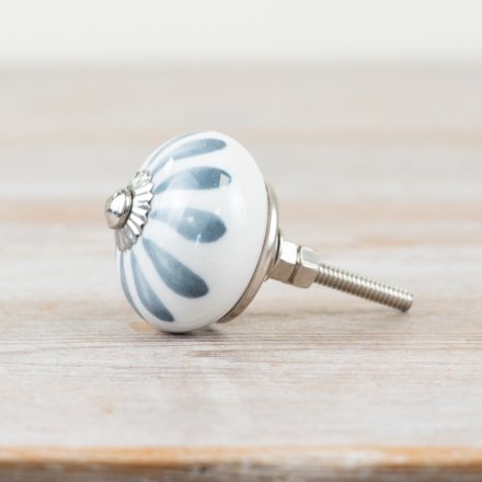 Ceramic door knob ideal for enhancing doors and cabinets with style and durability.