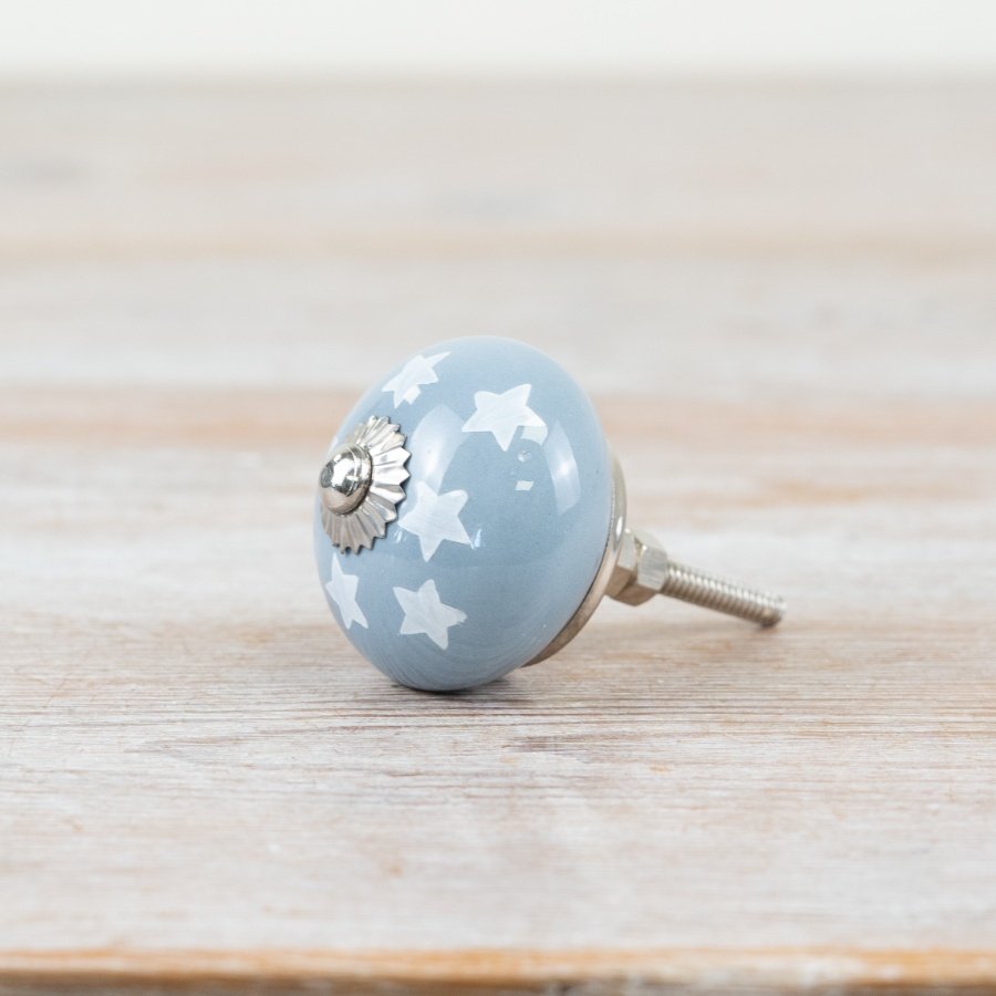 Enhance your space with these stylish Silver Ceramic Knobs for a refined, elegant look.