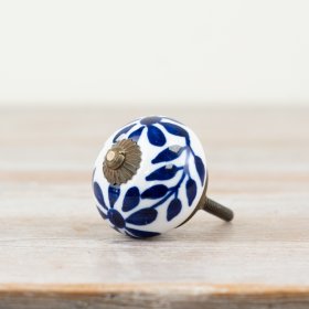 Add timeless elegance to your home décor with these Bronze Ceramic Knobs