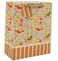 Add charm to your gift with this 19x23cm Songbird-themed gift bag.