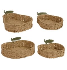 Natural charm basket for storing apples and pears.