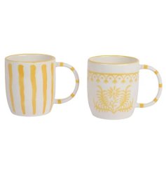 Enjoy your favourite hot drinks in style with our elegant two-piece porcelain mug set