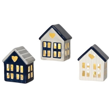 A mix of 3 coastal inspired houses in navy, grey and white colours. Complete with warm glow LED lights.