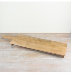 Spacious and durable wooden chopping board a stylish, easy-to-clean kitchen 