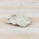 This silver leaf trinket dish / ornament makes for a stylish and timeless interior accessory and gift item. 