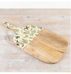 A stylish wooden and enamel board with a beautiful fern and butterfly print. Complete with chunky hanger. 