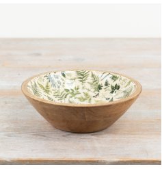 A beautifully decorated fern and butterfly print bowl in rich green hues. Made from mango wood and enamel. 