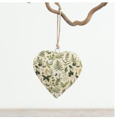Charming iron hanging heart with a smooth enamel finish
