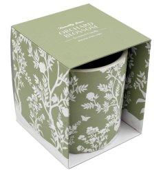 a rich green leaf design candle pot 